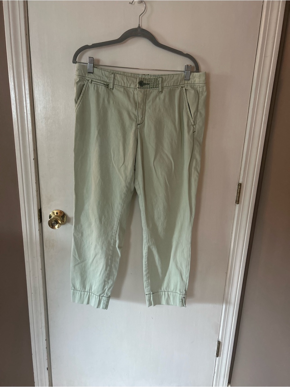 Pilcro Light Green Cropped Ankle Pants